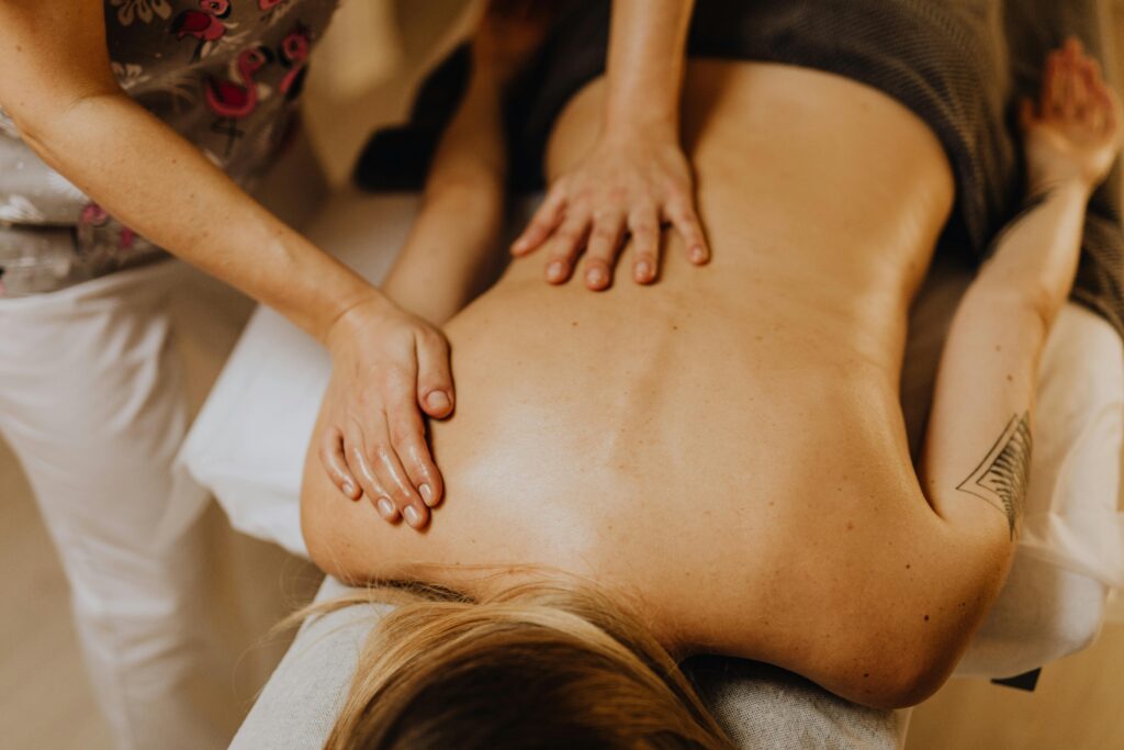 7 Cách Massage Giúp Cải Thiện Giấc Ngủ Hiệu Quả Và Tự Nhiên